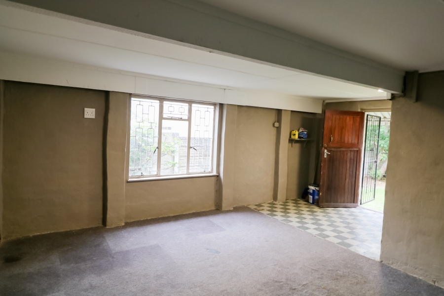 5 Bedroom Property for Sale in Sunnyridge Eastern Cape